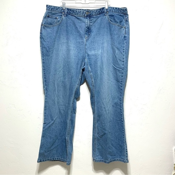CJ Banks Straight Stretch Medium Light Wash Blue Jeans Woman's size 24W - Picture 1 of 8